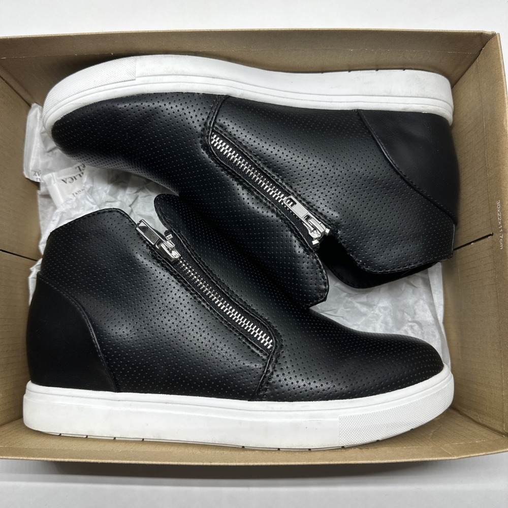 Hart Hidden Wedge Sneaker Size 8.5M Black Vegan Leather
